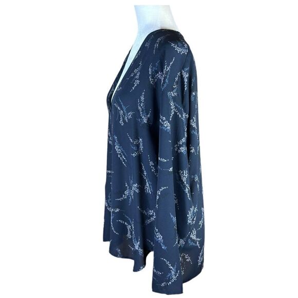 Vince Sprig Floral Print Popover Long Sleeve Blouse Size Medium 📦 - Picture 5 of 11